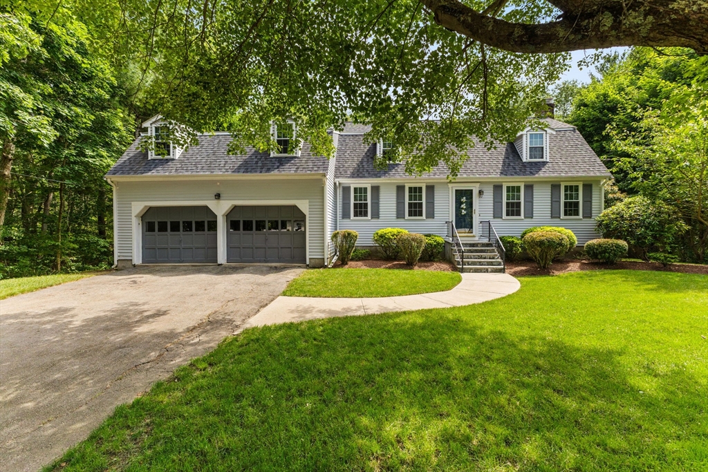 22 Douglas Drive, Easton, Massachusetts, 4 Bedrooms Bedrooms, 10 Rooms Rooms,2.5 BathroomsBathrooms,Residential,For Sale,Douglas Drive,73392017