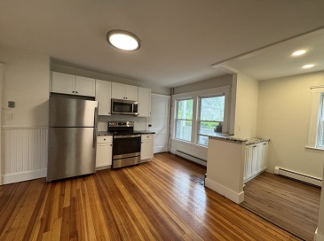 8 Glendale St, Salem, Massachusetts, 3 Bedrooms Bedrooms, 5 Rooms Rooms,1 BathroomBathrooms,Residential Lease,For Rent,Glendale St,73392634