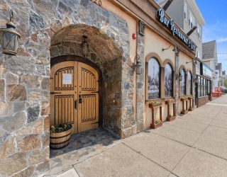 816 Main St, Brockton, Massachusetts, ,Commercial Sale,For Sale,Main St,73393450