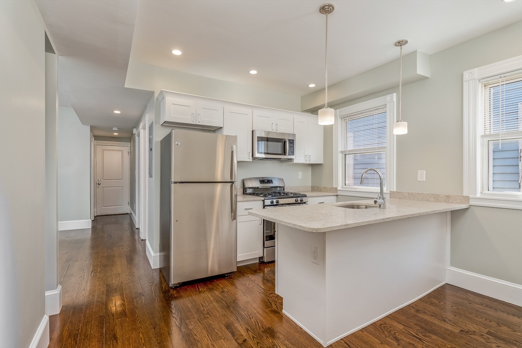 147 Boston Street, Boston, Massachusetts, 5 Bedrooms Bedrooms, 7 Rooms Rooms,2 BathroomsBathrooms,Residential Lease,For Rent,Boston Street,73393475