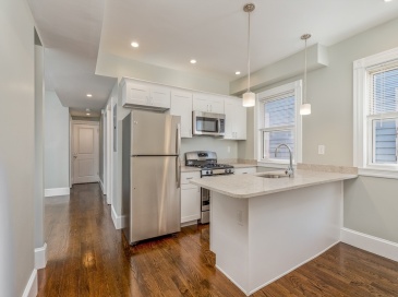 147 Boston Street, Boston, Massachusetts, 5 Bedrooms Bedrooms, 7 Rooms Rooms,2 BathroomsBathrooms,Residential Lease,For Rent,Boston Street,73393475