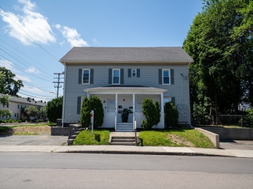 6-8 Claflin St, Framingham, Massachusetts, 2 Bedrooms Bedrooms, 5 Rooms Rooms,1 BathroomBathrooms,Residential Lease,For Rent,Claflin St,73394150 6-8 Claflin St, Framingham, Massachusetts, 2 Bedrooms Bedrooms, 5 Rooms Rooms,1 BathroomBathrooms,Residential Lease,For Rent,Claflin St,73394150