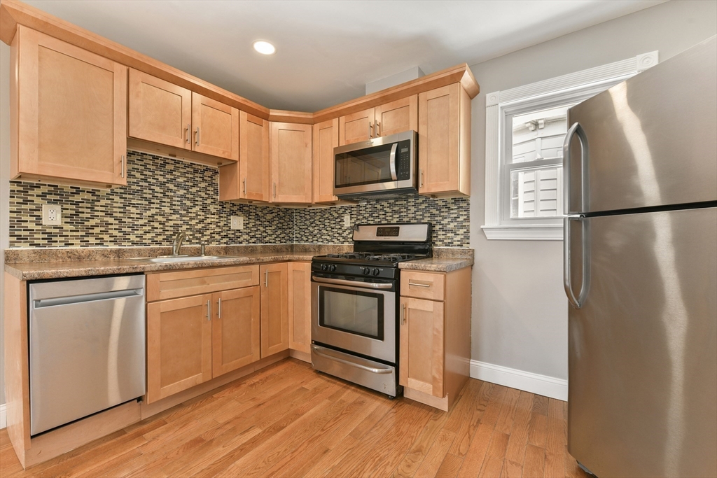 70 Topliff St, Boston, Massachusetts, 3 Bedrooms Bedrooms, 5 Rooms Rooms,1 BathroomBathrooms,Residential Lease,For Rent,Topliff St,73394441