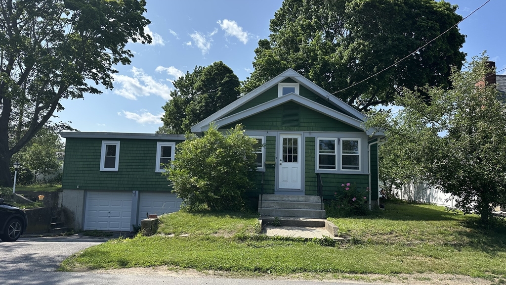 76 Shed St, Quincy, Massachusetts, 4 Bedrooms Bedrooms, 8 Rooms Rooms,2.5 BathroomsBathrooms,Residential Lease,For Rent,Shed St,73394999
