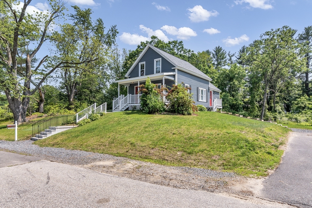 24 Jefferson St, Derry, New Hampshire, 3 Bedrooms Bedrooms, 7 Rooms Rooms,1.5 BathroomsBathrooms,Residential,For Sale,Jefferson St,73395095