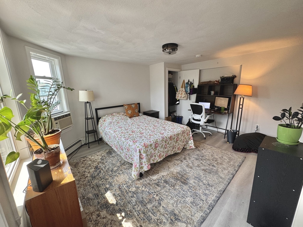 469 Medford Street, Somerville, Massachusetts, 2 Bedrooms Bedrooms, 3 Rooms Rooms,1 BathroomBathrooms,Residential Lease,For Rent,Medford Street,73395512