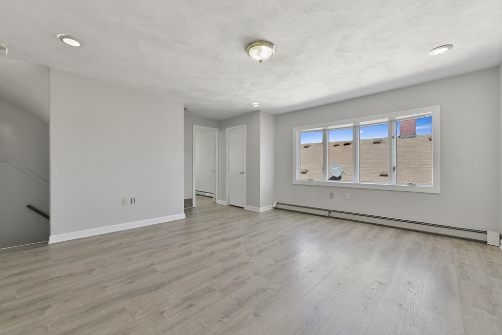 10 Howell Court, Chelsea, Massachusetts, 3 Bedrooms Bedrooms, 6 Rooms Rooms,1 BathroomBathrooms,Residential Lease,For Rent,Howell Court,73396741