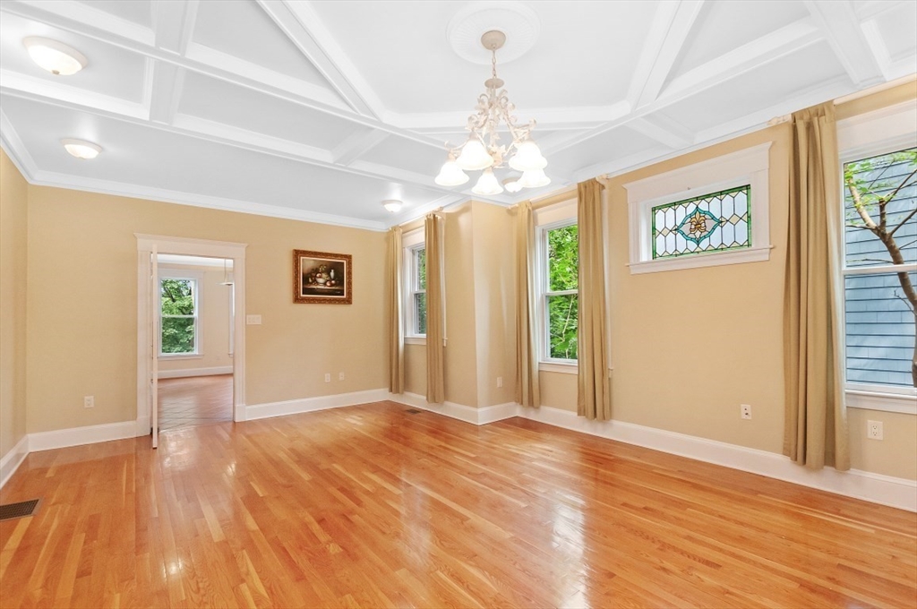275 Mason Ter, Brookline, Massachusetts, 3 Bedrooms Bedrooms, 5 Rooms Rooms,2 BathroomsBathrooms,Residential Lease,For Rent,Mason Ter,73396886