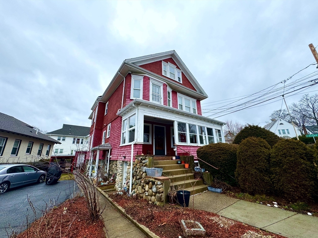 180 Church St, Watertown, Massachusetts, 4 Bedrooms Bedrooms, 9 Rooms Rooms,2 BathroomsBathrooms,Residential Lease,For Rent,Church St,73397166