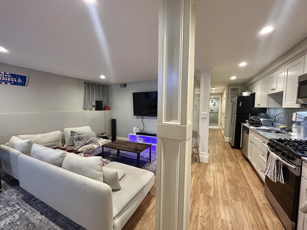 602 Dorchester Ave, Boston, Massachusetts, 2 Bedrooms Bedrooms, 4 Rooms Rooms,1 BathroomBathrooms,Residential Lease,For Rent,Dorchester Ave,73397222