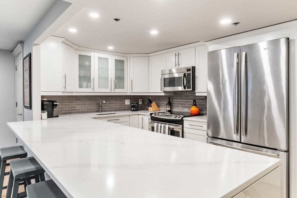 100 Fulton Street, Boston, Massachusetts, 2 Bedrooms Bedrooms, 4 Rooms Rooms,2 BathroomsBathrooms,Residential Lease,For Rent,Fulton Street,73397533