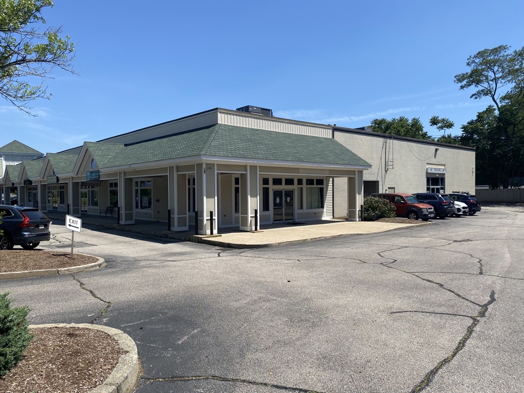 1235 Wampanoag, East Providence, Rhode Island, ,Commercial Lease,For Rent,Wampanoag,73397645