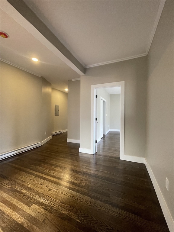38 Hutchings, Boston, Massachusetts, 3 Bedrooms Bedrooms, 6 Rooms Rooms,1.5 BathroomsBathrooms,Residential Lease,For Rent,Hutchings,73398694