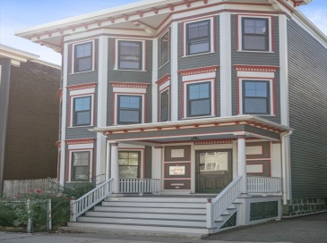 21-1/2 Mount Vernon St, Boston, Massachusetts, 4 Bedrooms Bedrooms, 9 Rooms Rooms,2 BathroomsBathrooms,Residential Lease,For Rent,Mount Vernon St,73398992