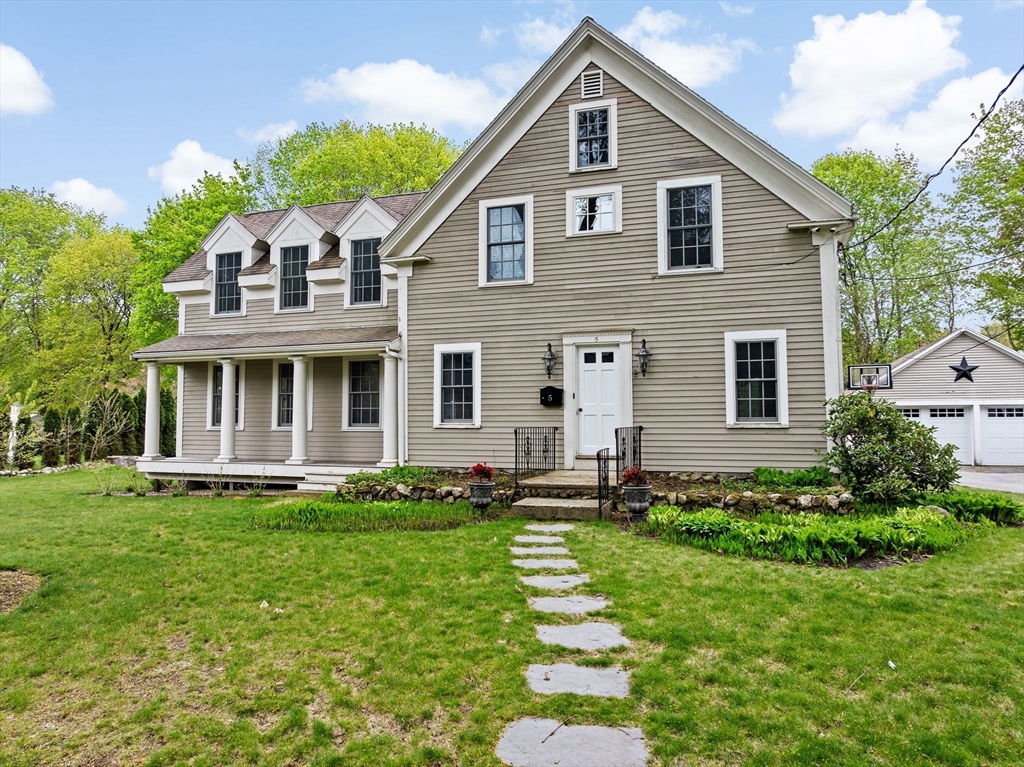 5 Liberty Rd, Hingham, Massachusetts, 4 Bedrooms Bedrooms, 10 Rooms Rooms,2.5 BathroomsBathrooms,Residential Lease,For Rent,Liberty Rd,73399043