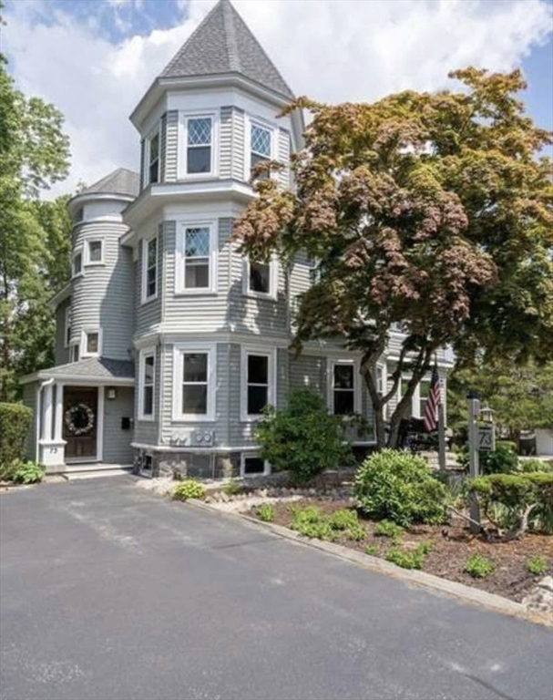 73 Hoyle St, Norwood, Massachusetts, 1 Bedroom Bedrooms, 3 Rooms Rooms,1 BathroomBathrooms,Residential Lease,For Rent,Hoyle St,73399152