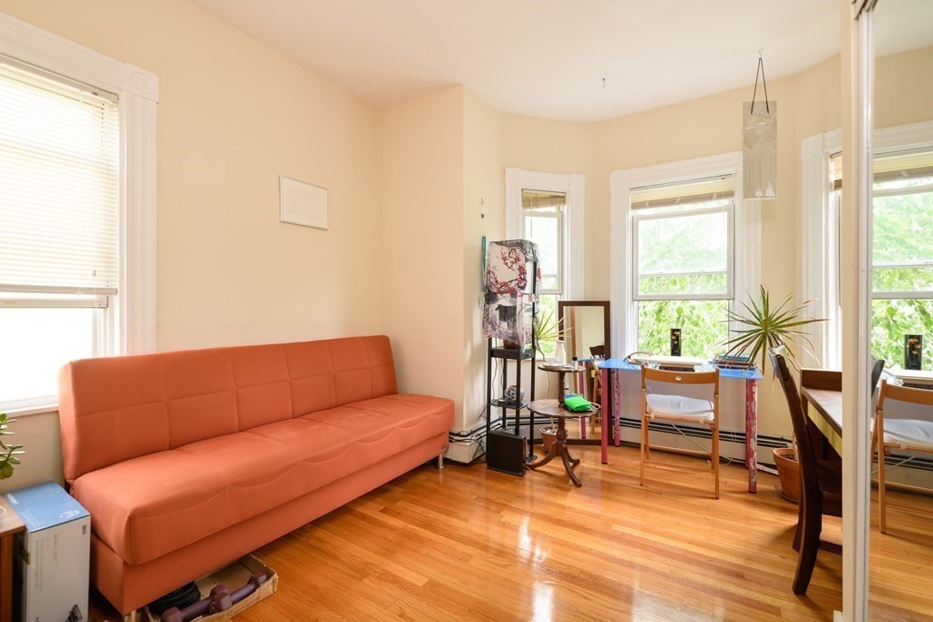 39 Skehan, Somerville, Massachusetts, 2 Bedrooms Bedrooms, 4 Rooms Rooms,1 BathroomBathrooms,Residential Lease,For Rent,Skehan,73399284