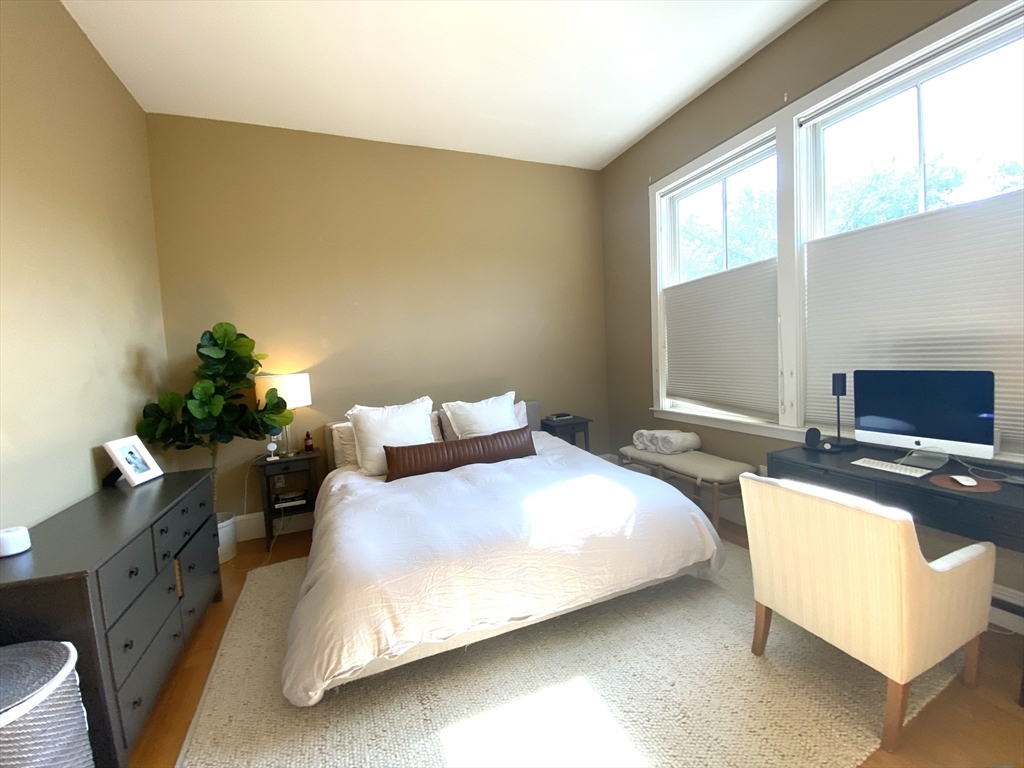 57 Regent Street, Cambridge, Massachusetts, 2 Bedrooms Bedrooms, 4 Rooms Rooms,2 BathroomsBathrooms,Residential Lease,For Rent,Regent Street,73399770