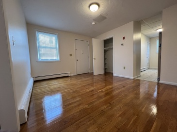 4 Appleton Street, Quincy, Massachusetts, 1 Bedroom Bedrooms, 4 Rooms Rooms,1 BathroomBathrooms,Residential Lease,For Rent,Appleton Street,73399826