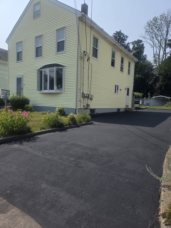 63 Oak St, Taunton, Massachusetts, 3 Bedrooms Bedrooms, 5 Rooms Rooms,1 BathroomBathrooms,Residential Lease,For Rent,Oak St,73397301