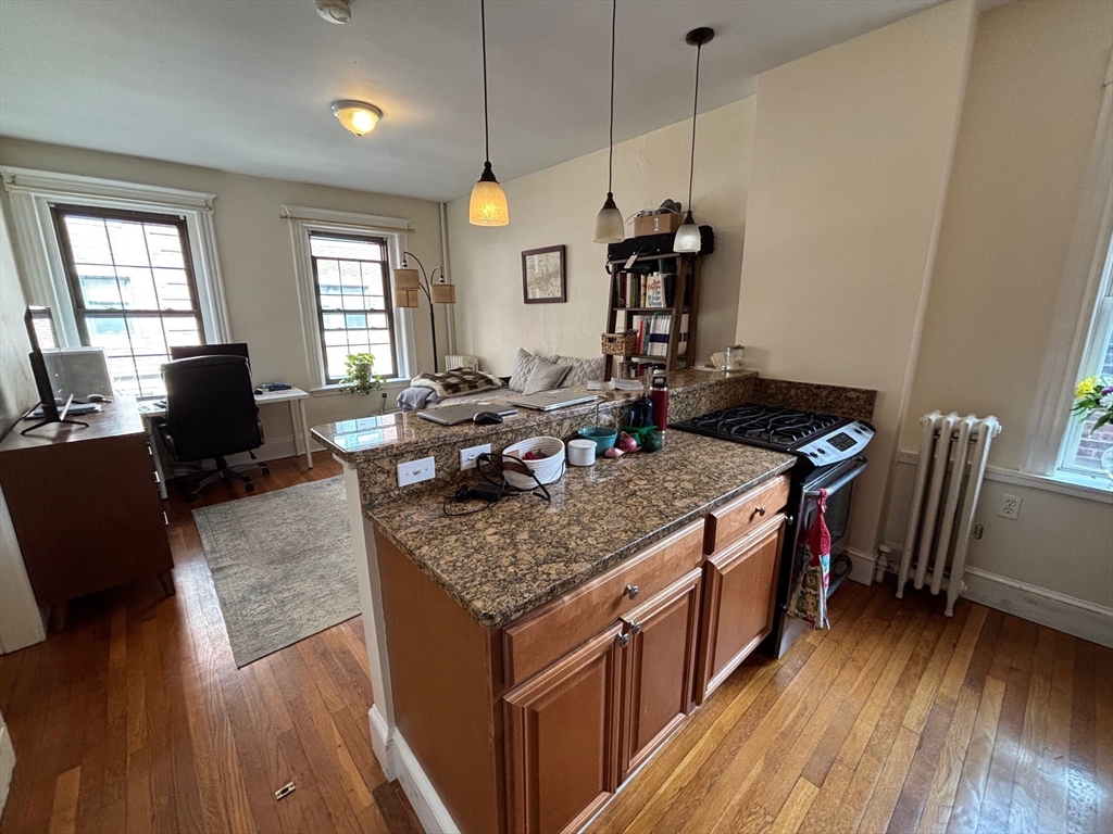 26 Myrtle St., Boston, Massachusetts, 1 Bedroom Bedrooms, 3 Rooms Rooms,1 BathroomBathrooms,Residential Lease,For Rent,Myrtle St.,73400295