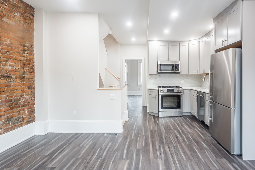 45 Clarendon St, Boston, Massachusetts, 3 Bedrooms Bedrooms, 8 Rooms Rooms,3 BathroomsBathrooms,Residential Lease,For Rent,Clarendon St,73400410