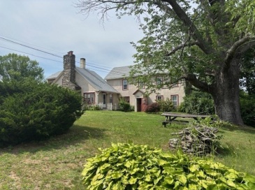 40 Carroll Hill Rd, Charlton, Massachusetts, 4 Bedrooms Bedrooms, 9 Rooms Rooms,3 BathroomsBathrooms,Residential Income,For Sale,Carroll Hill Rd,73400906