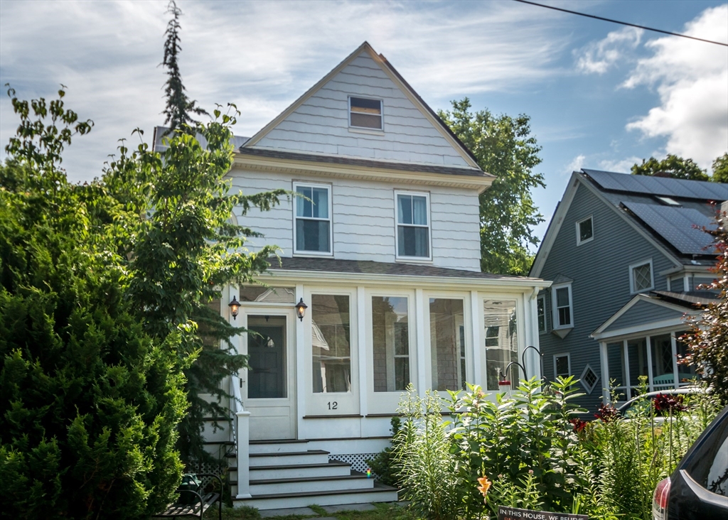 12 Chamberlain Terrace, Waltham, Massachusetts, 3 Bedrooms Bedrooms, 8 Rooms Rooms,1.5 BathroomsBathrooms,Residential Lease,For Rent,Chamberlain Terrace,73400965