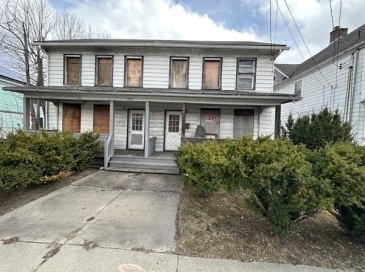 242 Wahconah St, Pittsfield, Massachusetts, 6 Bedrooms Bedrooms, 12 Rooms Rooms,2 BathroomsBathrooms,Residential Income,For Sale,Wahconah St,73401307