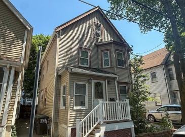 7 Dell St, Somerville, Massachusetts, 5 Bedrooms Bedrooms, 9 Rooms Rooms,2 BathroomsBathrooms,Residential Lease,For Rent,Dell St,73402179