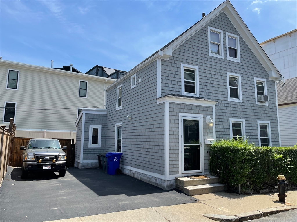 24 Jenkins Street, Boston, Massachusetts, 3 Bedrooms Bedrooms, 6 Rooms Rooms,1.5 BathroomsBathrooms,Residential Lease,For Rent,Jenkins Street,73402528