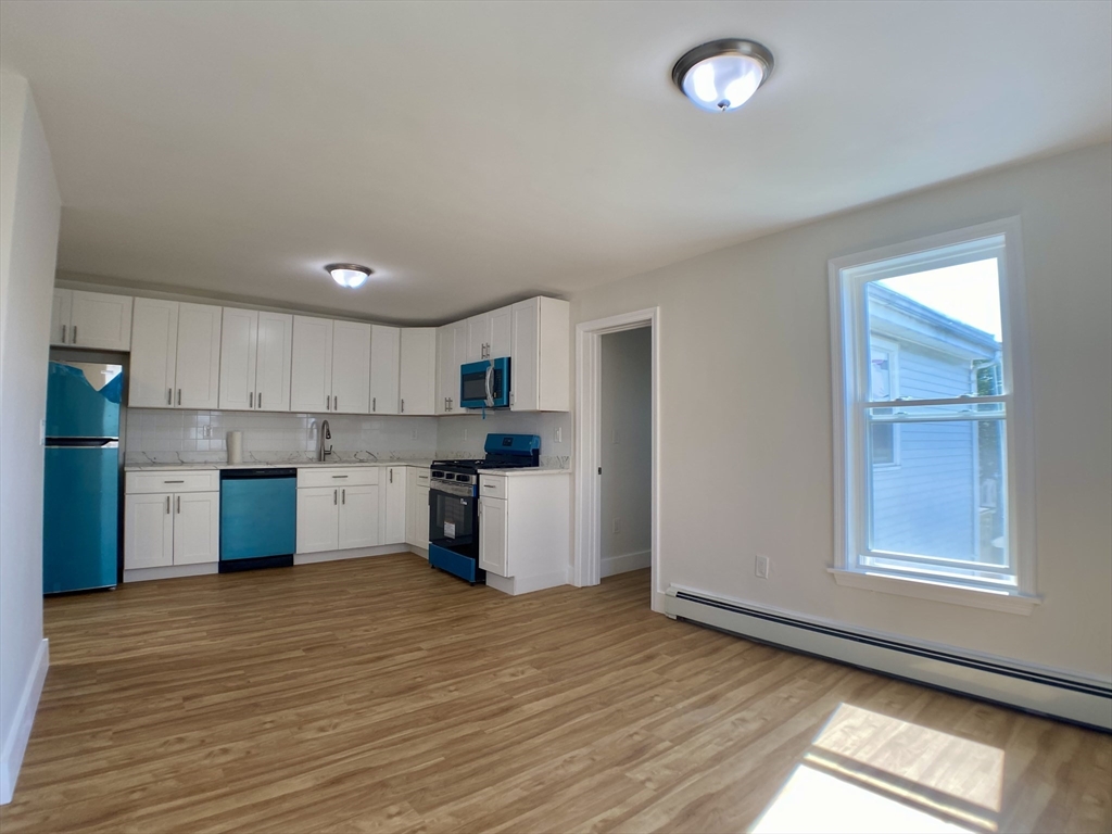 69 Florence St., Somerville, Massachusetts, 2 Bedrooms Bedrooms, 4 Rooms Rooms,1 BathroomBathrooms,Residential Lease,For Rent,Florence St.,73403591