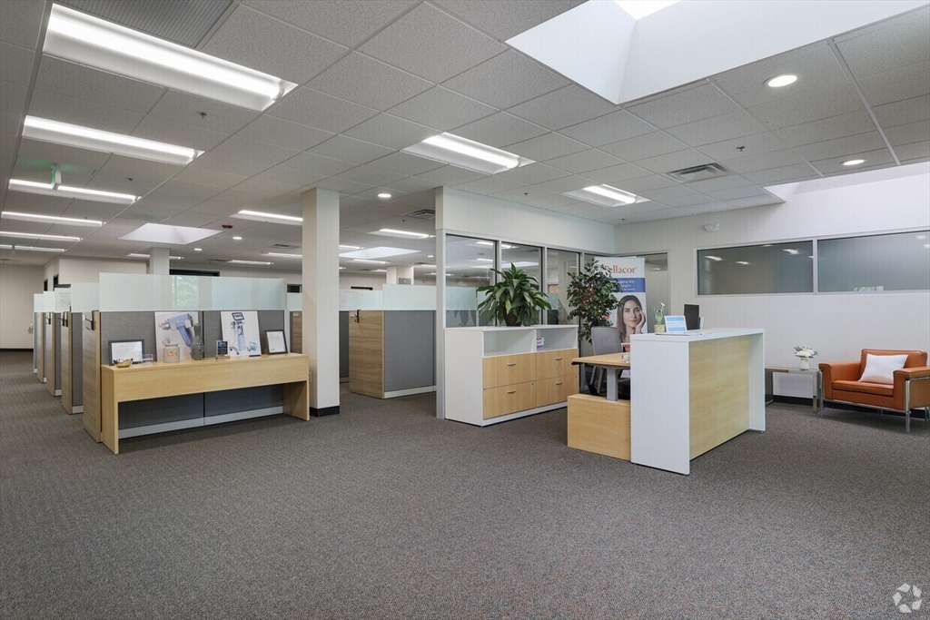 34 Commerce Way, Woburn, Massachusetts, ,Commercial Lease,For Rent,Commerce Way,73403633