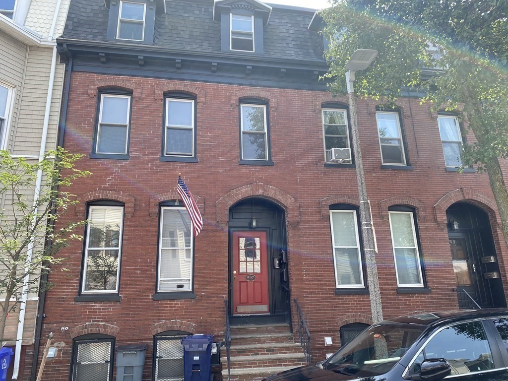 597 E 5th St., Boston, Massachusetts, 1 Bedroom Bedrooms, 3 Rooms Rooms,1 BathroomBathrooms,Residential Lease,For Rent,E 5th St.,73404059