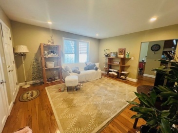 7 Rice, Brookline, Massachusetts, 2 Bedrooms Bedrooms, 4 Rooms Rooms,1 BathroomBathrooms,Residential Lease,For Rent,Rice,73404083 7 Rice, Brookline, Massachusetts, 2 Bedrooms Bedrooms, 4 Rooms Rooms,1 BathroomBathrooms,Residential Lease,For Rent,Rice,73404083