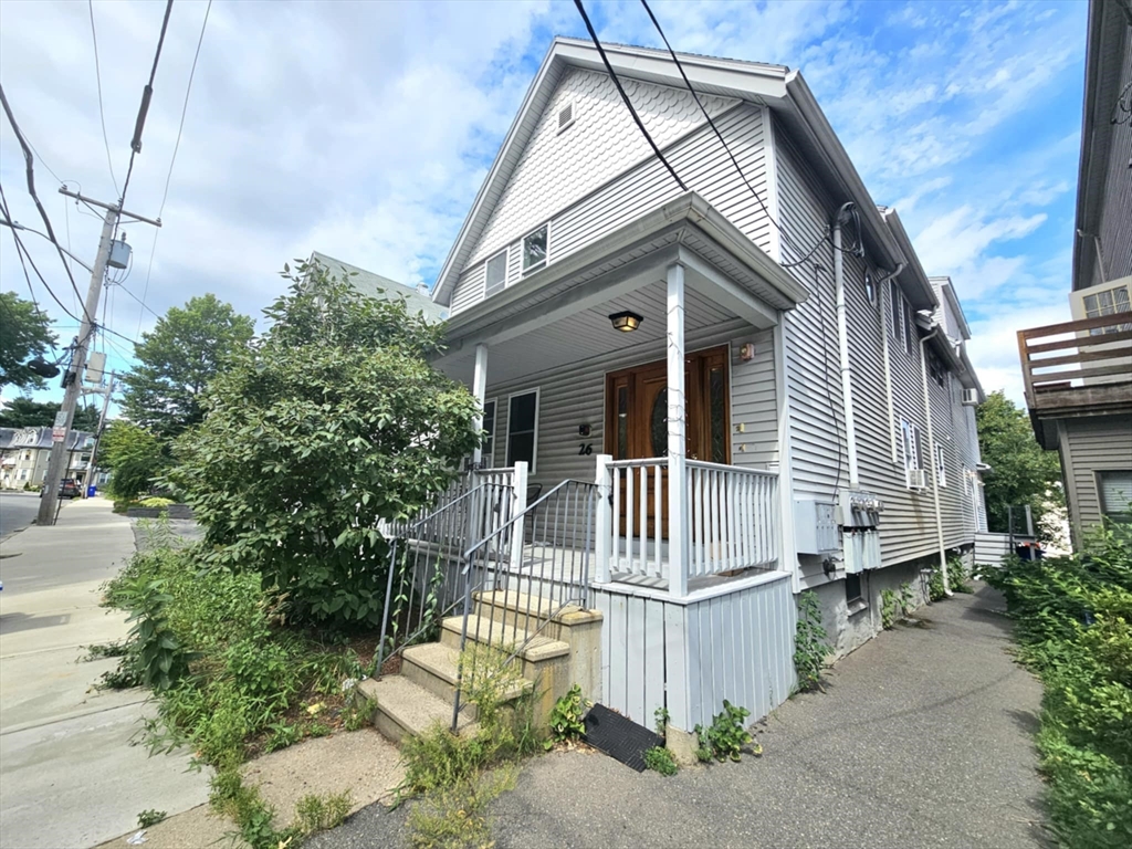 26 Holden St, Malden, Massachusetts, 2 Bedrooms Bedrooms, 4 Rooms Rooms,1 BathroomBathrooms,Residential Lease,For Rent,Holden St,73404358