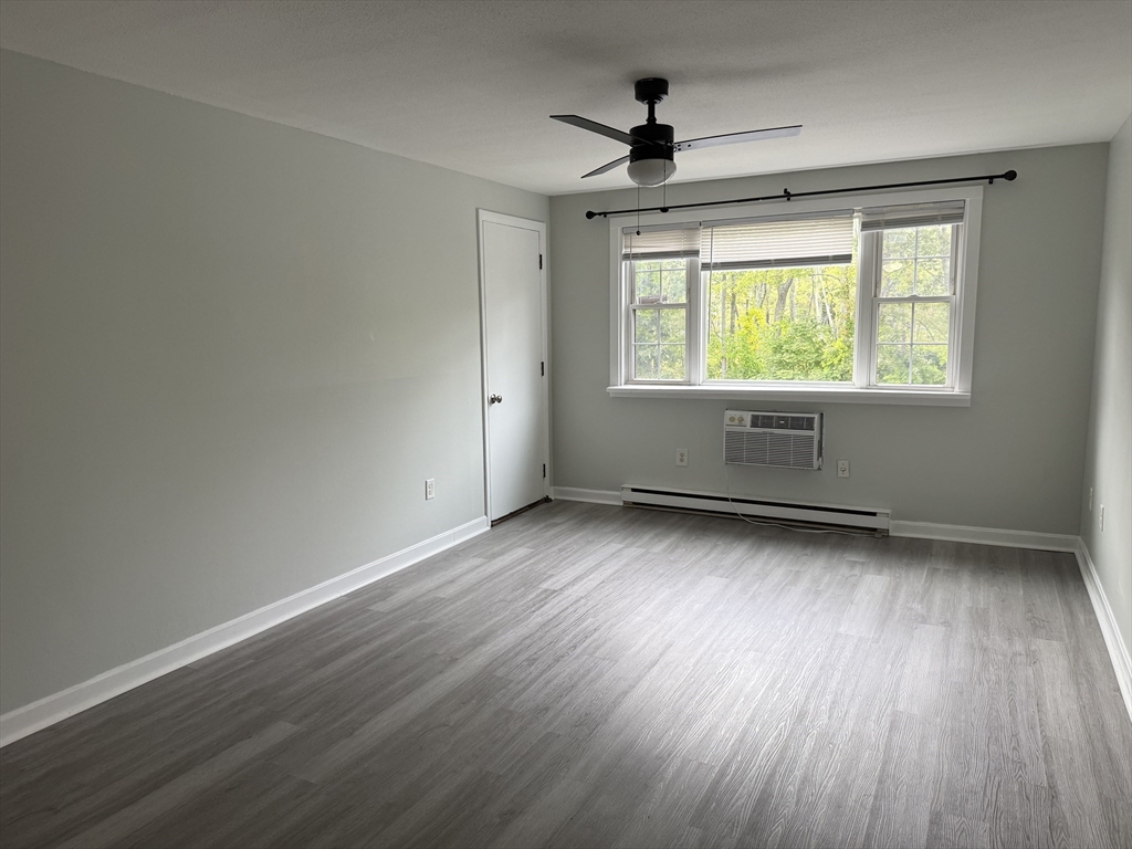 14-A Mayberry Dr, Westborough, Massachusetts, 2 Bedrooms Bedrooms, 4 Rooms Rooms,1 BathroomBathrooms,Residential Lease,For Rent,Mayberry Dr,73405008