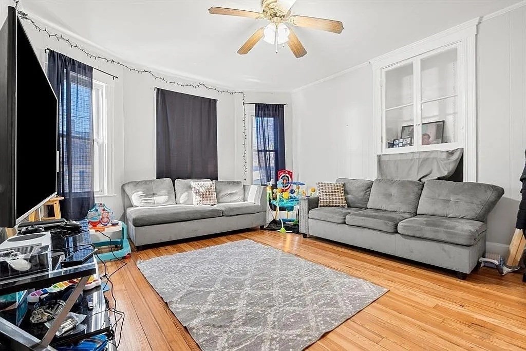 633 River Street, Haverhill, Massachusetts, 5 Bedrooms Bedrooms, 7 Rooms Rooms,2 BathroomsBathrooms,Residential Lease,For Rent,River Street,73405914