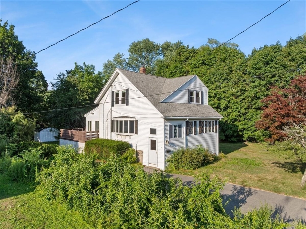 74 Gay St, Westwood, Massachusetts, 3 Bedrooms Bedrooms, 7 Rooms Rooms,1.5 BathroomsBathrooms,Residential Lease,For Rent,Gay St,73405980