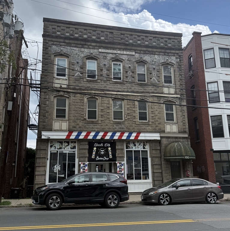 100 River St, Haverhill, Massachusetts, 2 Bedrooms Bedrooms, 4 Rooms Rooms,1 BathroomBathrooms,Residential Lease,For Rent,River St,73406059