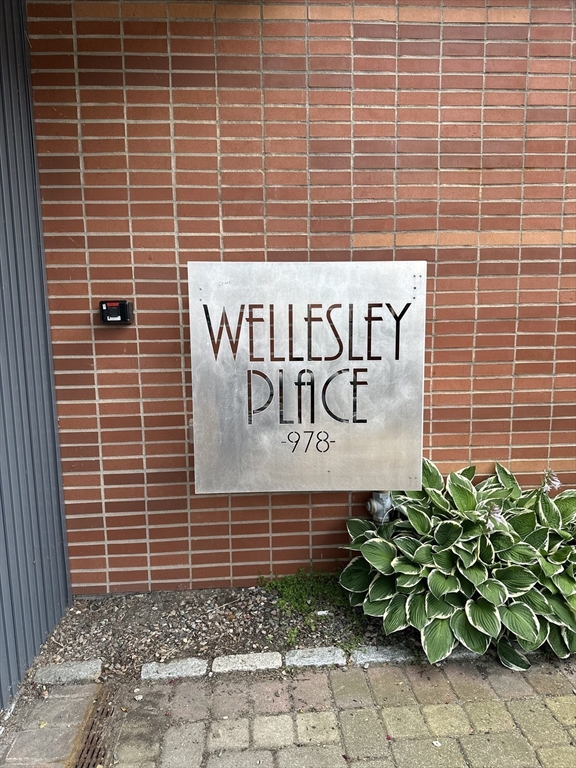 978 Worcester St, Wellesley, Massachusetts, 2 Bedrooms Bedrooms, 4 Rooms Rooms,2 BathroomsBathrooms,Residential Lease,For Rent,Worcester St,73406118