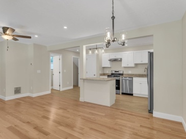 96-98 Royal Ln, Agawam, Massachusetts, 3 Bedrooms Bedrooms, 5 Rooms Rooms,2.5 BathroomsBathrooms,Residential Lease,For Rent,Royal Ln,73406750