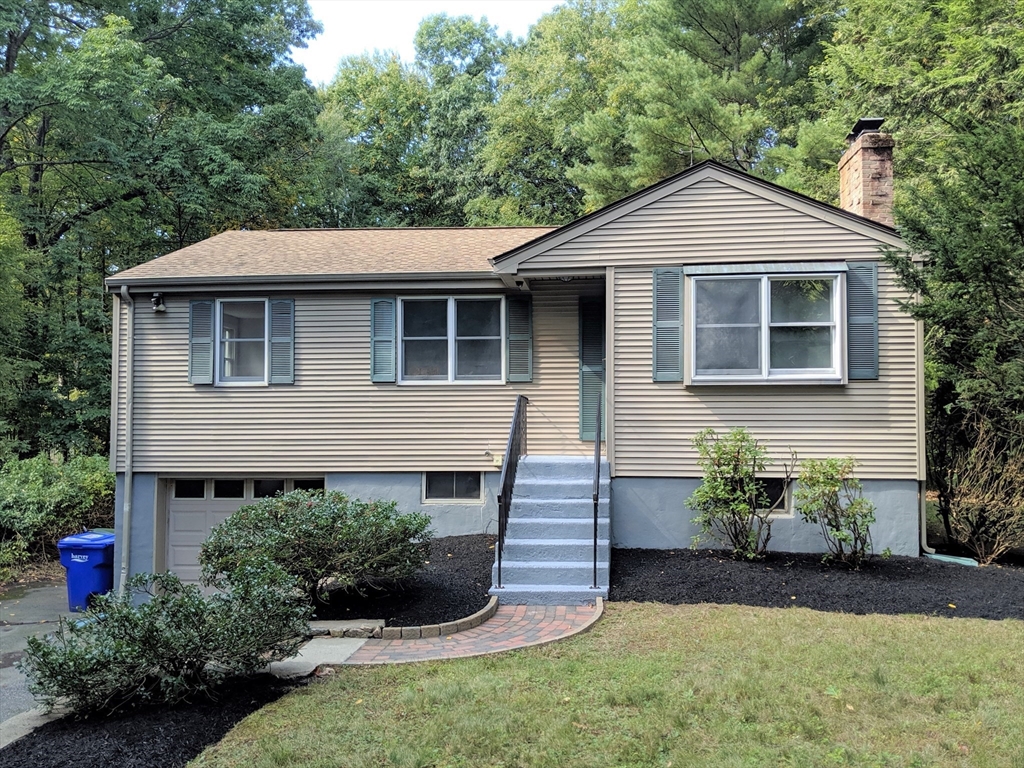 23 Cross Street, Hopkinton, Massachusetts, 3 Bedrooms Bedrooms, 6 Rooms Rooms,1 BathroomBathrooms,Residential Lease,For Rent,Cross Street,73407029