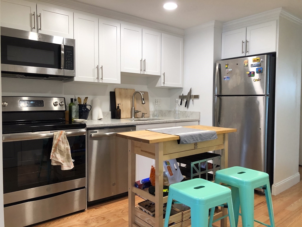 16 Westford Street, Boston, Massachusetts, 2 Bedrooms Bedrooms, 4 Rooms Rooms,1 BathroomBathrooms,Residential Lease,For Rent,Westford Street,73407294