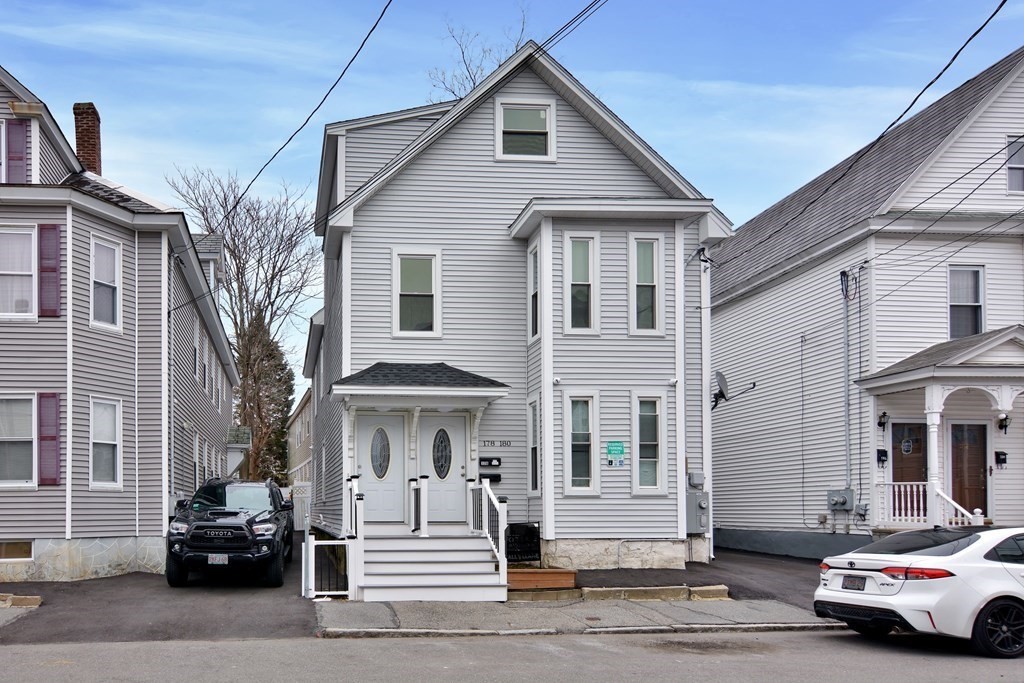 178 Concord St, Lowell, Massachusetts, 3 Bedrooms Bedrooms, 5 Rooms Rooms,1 BathroomBathrooms,Residential Lease,For Rent,Concord St,73407297