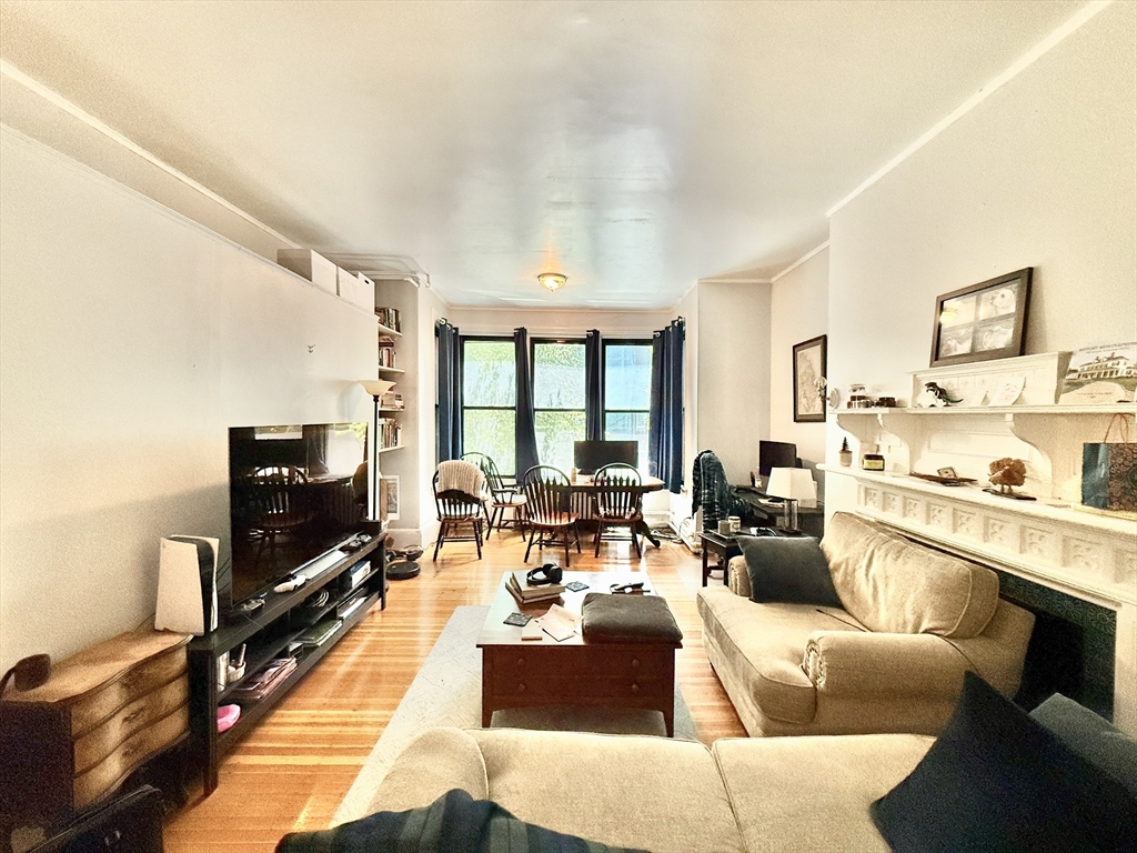 178 Marlborough Street, Boston, Massachusetts, 1 Bedroom Bedrooms, 4 Rooms Rooms,1 BathroomBathrooms,Residential Lease,For Rent,Marlborough Street,73407447