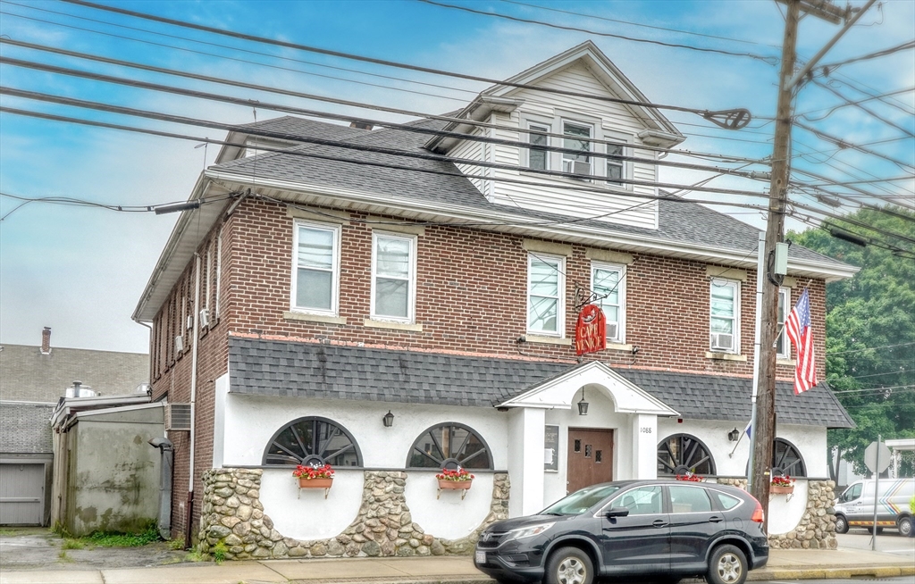 1086-1088 Washington St, Norwood, Massachusetts, 8 Bedrooms Bedrooms, 27 Rooms Rooms,6 BathroomsBathrooms,Residential Income,For Sale,Washington St,73407488