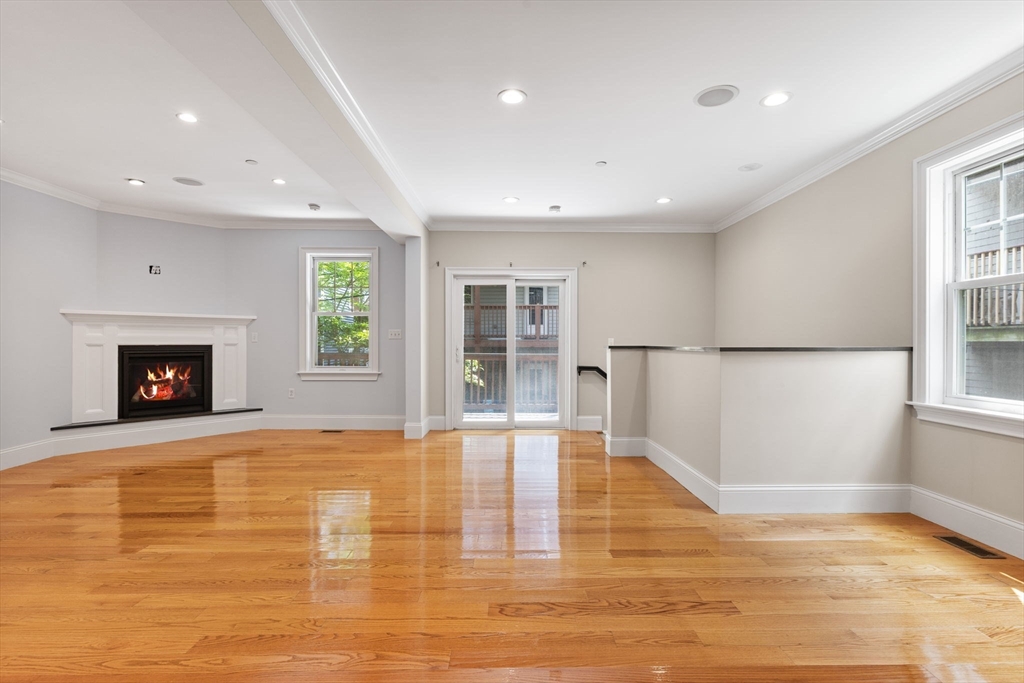 20 Winfield St, Boston, Massachusetts, 3 Bedrooms Bedrooms, 6 Rooms Rooms,3 BathroomsBathrooms,Residential Lease,For Rent,Winfield St,73407981