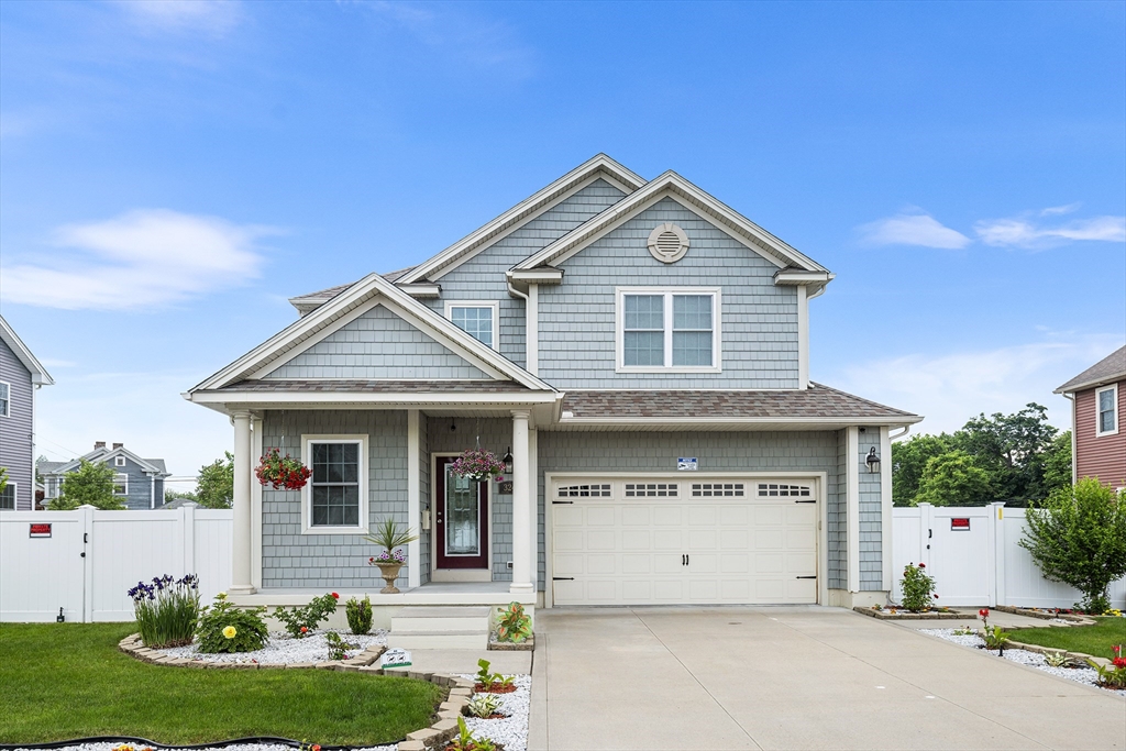 324 Central St, Springfield, Massachusetts, 3 Bedrooms Bedrooms, 6 Rooms Rooms,2.5 BathroomsBathrooms,Residential,For Sale,Central St,73384380