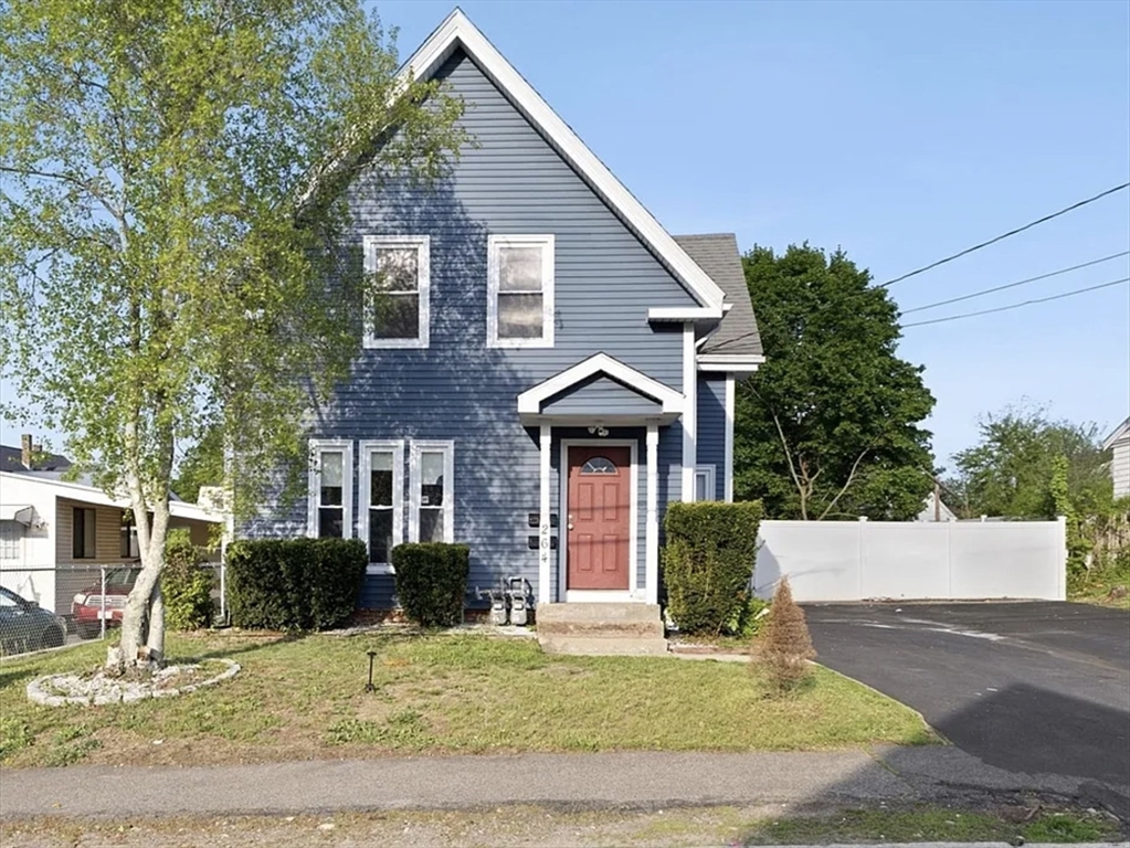 264 Belmont Ave, Brockton, Massachusetts, 4 Bedrooms Bedrooms, 7 Rooms Rooms,1 BathroomBathrooms,Residential Lease,For Rent,Belmont Ave,73409073